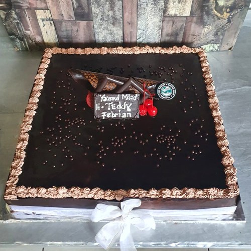TRUFFLE CAKE 40X40